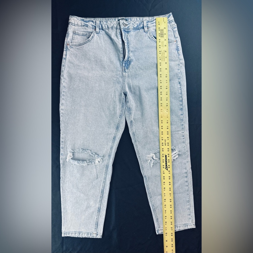 Wildβ Fable Super High-Rise Mom Jeans β Distressed Light Wash β Size 18 - Picture 9 of 14